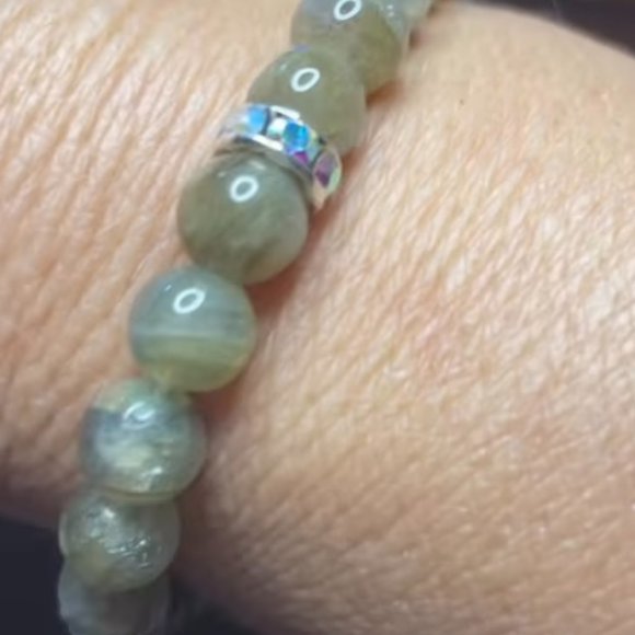 Handmade Natural bead bracelet - Picture 3 of 4